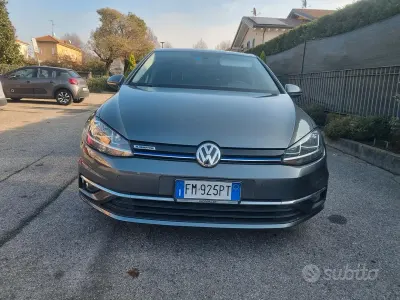 Usata VW Golf VII Highline 110 CV (80 kW) 2018 Grigio Berlina