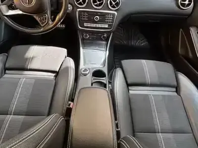 Usata Mercedes A180 109 CV (80 kW) 2017 Grigio Berlina