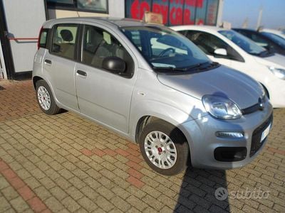 Grigio Usata 2015 Fiat Panda Utilitaria | 8000 € (Buon prezzo)