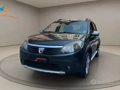 Usata Dacia Sandero 84 CV (61 kW) 2011 Grigio Berlina