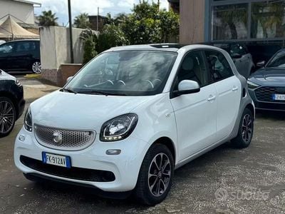 Begagnad Smart ForFour Passion 71 HK (52 kW) 2017 Vit Halvkombi