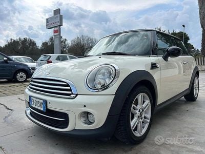 Usata Mini Cooper D 111 CV (81 kW) 2011 Bianco Utilitaria