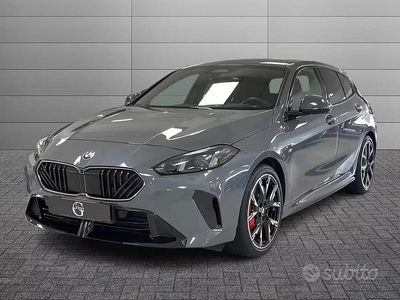 Begagnad BMW 118 M Sport 150 HK (110 kW) 2025 Grå Halvkombi