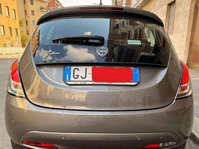 Usata Lancia Ypsilon Gold 69 CV (50 kW) 2022 Argento Utilitaria