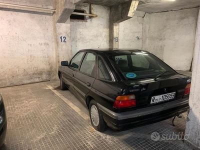 Usata Ford Escort 61 CV (44 kW) 1991 Nero Berlina