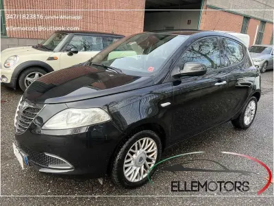 Begagnad Lancia Ypsilon Silver 69 HK (50 kW) 2014 Svart Halvkombi