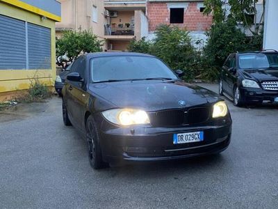 Usata BMW 118 176 CV (129 kW) 2008 Nero Utilitaria