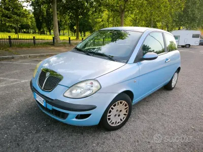 Usata Lancia Ypsilon 69 CV (50 kW) 2004 Blu Utilitaria