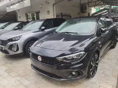 Usata Fiat Tipo Lounge 120 CV (88 kW) 2019 Nero Berlina