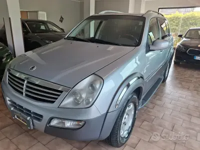 Occasion SsangYong Rexton 165 ch (121 kW) 2006 Gris SUV