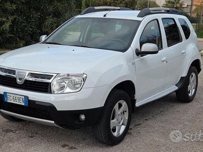 Usata Dacia Duster Lauréate 110 CV (80 kW) 2011 Bianco SUV
