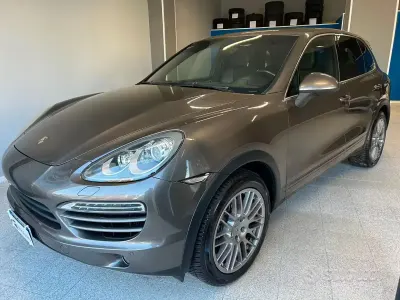 Usata Porsche Cayenne 245 CV (180 kW) 2013 Grigio SUV