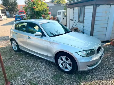 Usata BMW 118 143 CV (105 kW) 2008 Blu Utilitaria
