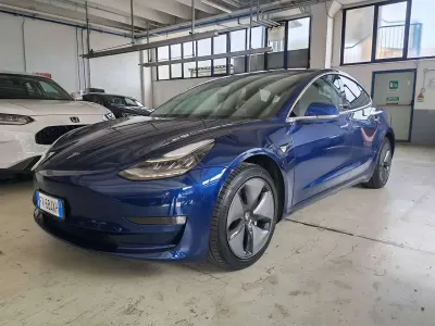 Usata Tesla Model 3 152 kW (208 CV) 2019 Blu marino Berlina