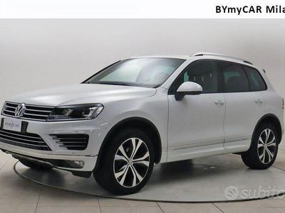 usata VW Touareg 3.0 TDI 262 CV tiptronic BlueMotion Sport del 2017 usata a Milano