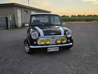 Usata Rover Mini 61 CV (44 kW) 1991 Nero Utilitaria
