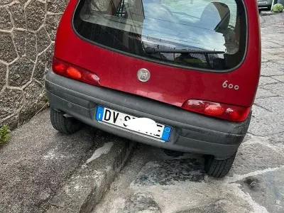 Usata Fiat 600 54 CV (39 kW) 2009 Rosso Utilitaria