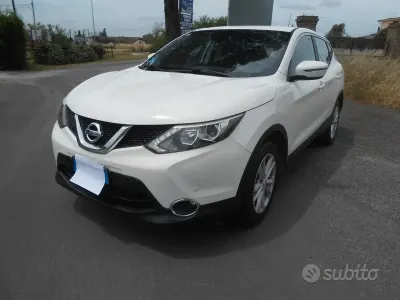 Usata Nissan Qashqai Acenta 110 CV (80 kW) 2015 Bianco SUV