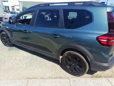 Usata Dacia Jogger Extreme 101 CV (74 kW) 2025 Verde Monovolume