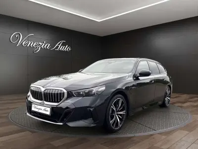 Usata BMW 530e M Sport 298 CV (219 kW) 2025 Nero Station wagon