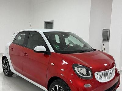 Begagnad Smart ForFour 71 HK (52 kW) 2015 Röd Halvkombi
