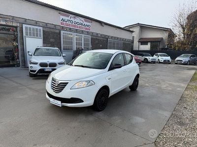 Usata Lancia Ypsilon Gold 85 CV (62 kW) 2014 Bianco Utilitaria