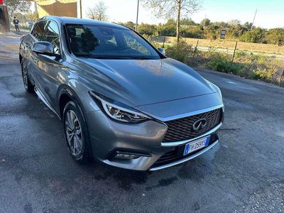 Infiniti Q30