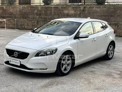 Occasion Volvo V40 Business Edition 115 ch (84 kW) 2014 Blanc Citadine