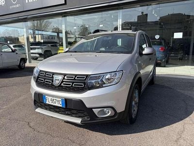 Usata Dacia Sandero Stepway 90 CV (66 kW) 2017 Grigio Berlina