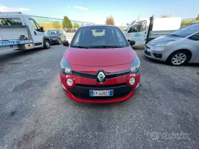 Usata Renault Twingo 75 CV (55 kW) 2013 Rosso Utilitaria