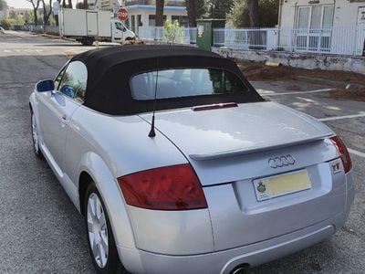 Usata Audi TT Roadster 179 CV (131 kW) 2003 Grigio Cabrio