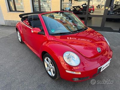 Begagnad VW New Beetle Freestyle 151 HK (111 kW) 2009 Röd Halvkombi