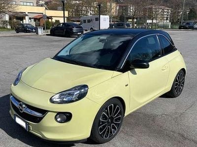 Usata Opel Adam Glam 70 CV (51 kW) 2015 Giallo Utilitaria