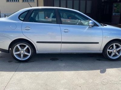 Usata Seat Cordoba Stylance 86 CV (63 kW) 2007 Grigio Berlina