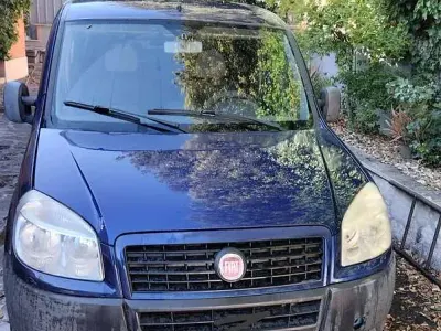 Usata Fiat Doblò Active 103 CV (75 kW) 2009 Blu/azzurro Monovolume