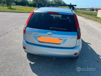 Usata Ford Fiesta 68 CV (50 kW) 2007 Bluazzurro Utilitaria