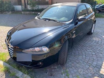 Usata Alfa Romeo 147 105 CV (77 kW) 2006 Nero Utilitaria