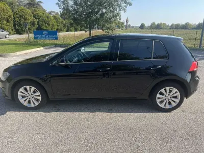 Usata VW Golf VII Trendline 105 CV (77 kW) 2014 Berlina