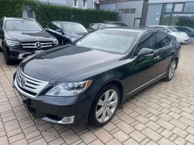 Usata Lexus LS600h Luxury Line 394 CV (289 kW) 2011 Grigio Berlina