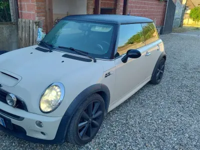 Usata Mini Cooper S 170 CV (125 kW) 2006 Bianco Utilitaria