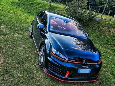 Usata VW Golf VII GTI 220 CV (161 kW) 2017 Berlina