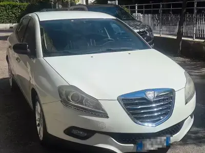 Usata Lancia Delta Gold 120 CV (88 kW) 2012 Bianco Utilitaria