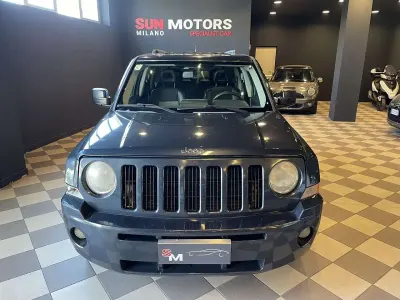 Usata Jeep Patriot Limited 140 CV (102 kW) 2008 Blu/azzurro SUV