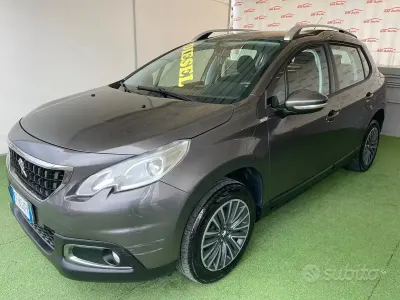 Usata Peugeot 2008 100 CV (73 kW) 2016 Grigio SUV