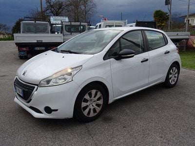Usata Peugeot 208 68 CV (50 kW) 2014 Bianco Utilitaria