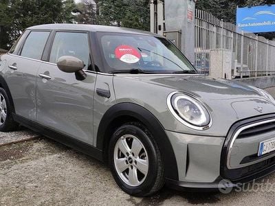 Grigio metallizzato Usata 2022 Mini Cooper Classic Utilitaria | 19.990 € (Ottimo prezzo)