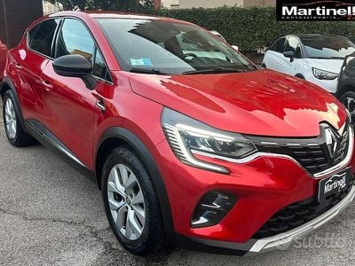 Rosso Usata 2021 Renault Captur Intens SUV | 16.500 € (Buon prezzo)