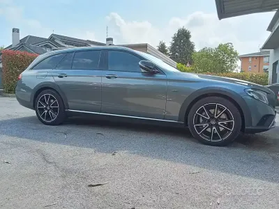 Gebraucht Mercedes E220 All-Terrain 194 PS (142 kW) 2017 Grau Kombi