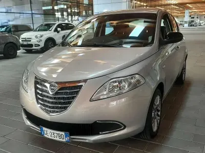 Usata Lancia Ypsilon Gold 69 CV (50 kW) 2014 Beige Utilitaria
