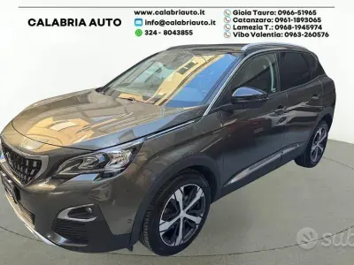Usata Peugeot 3008 Allure 131 CV (96 kW) 2019 Grigio chiaro SUV